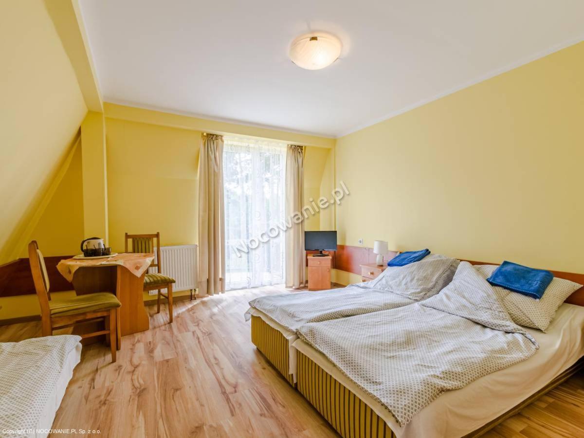 Hôtel Osrodek Wypoczynkowy Lazur à Poddąbie Extérieur photo